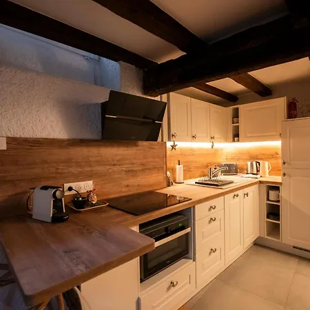 La Petite Cour - Atypique, Calme Et Cozy Apartman