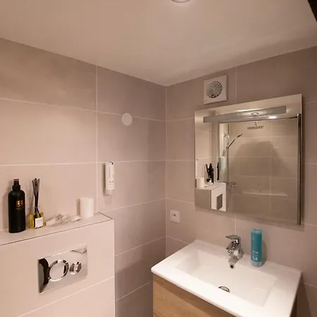 Lägenhet La Petite Cour - Atypique, Calme Et Cozy *